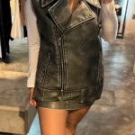 Mini falda de cuerina gris