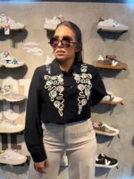 Camisa manga larga negra con bordano western nude - Imagen 3