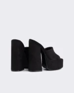 Sandalias de tacón y terciopelo negro - Imagen 3