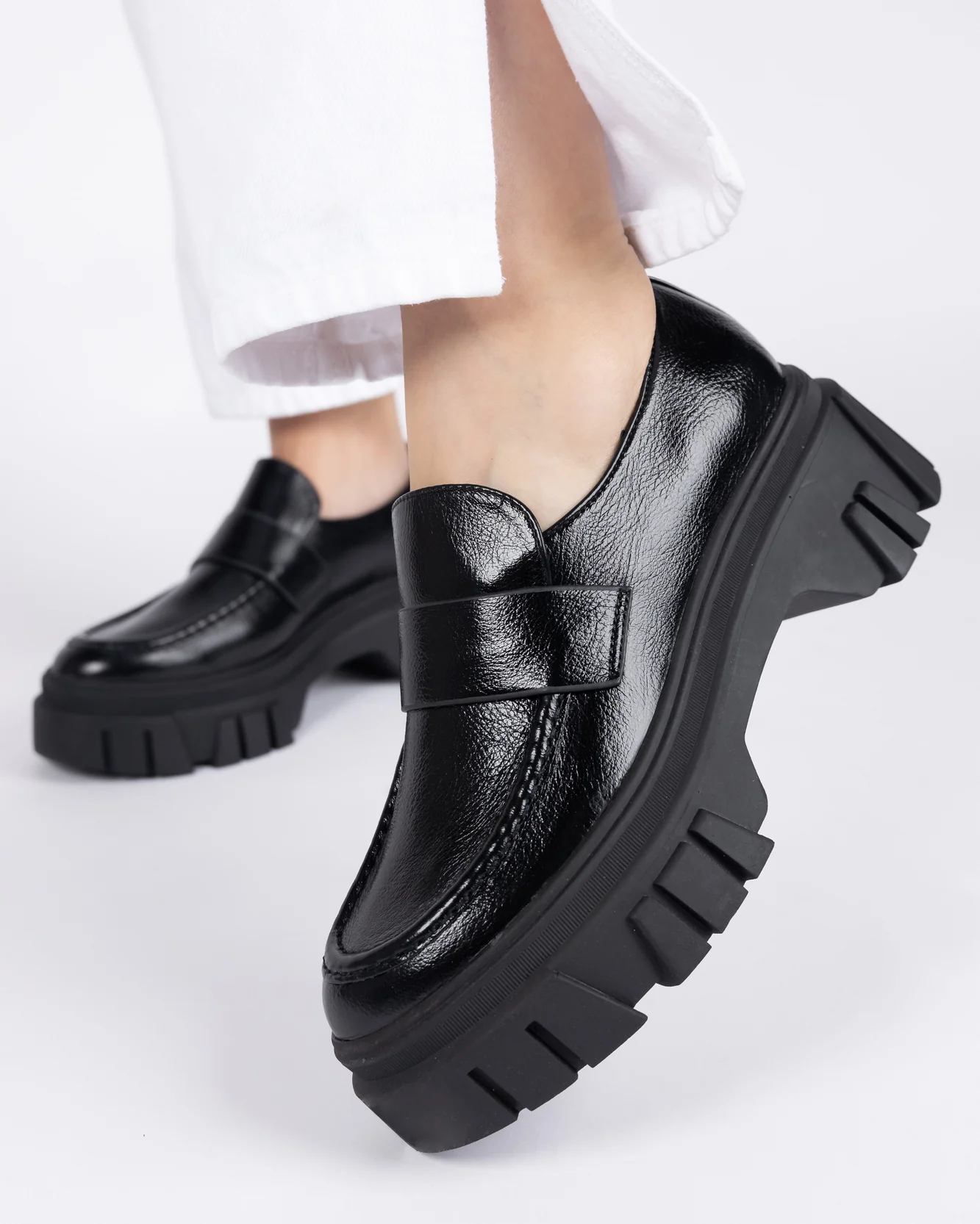 Mocasines chunky de cuerina negro $35.00 Mocasines chunky de cuerina negro - Imagen 1